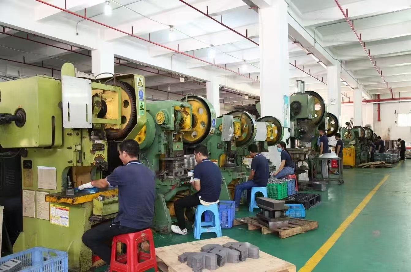 鹏丰精密-机油桶拉伸模具